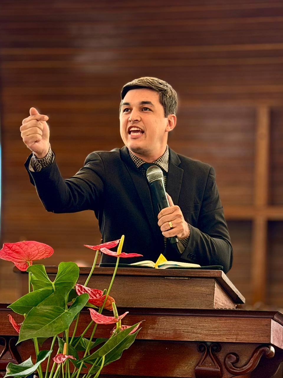 Pr. Victor Hermógenes